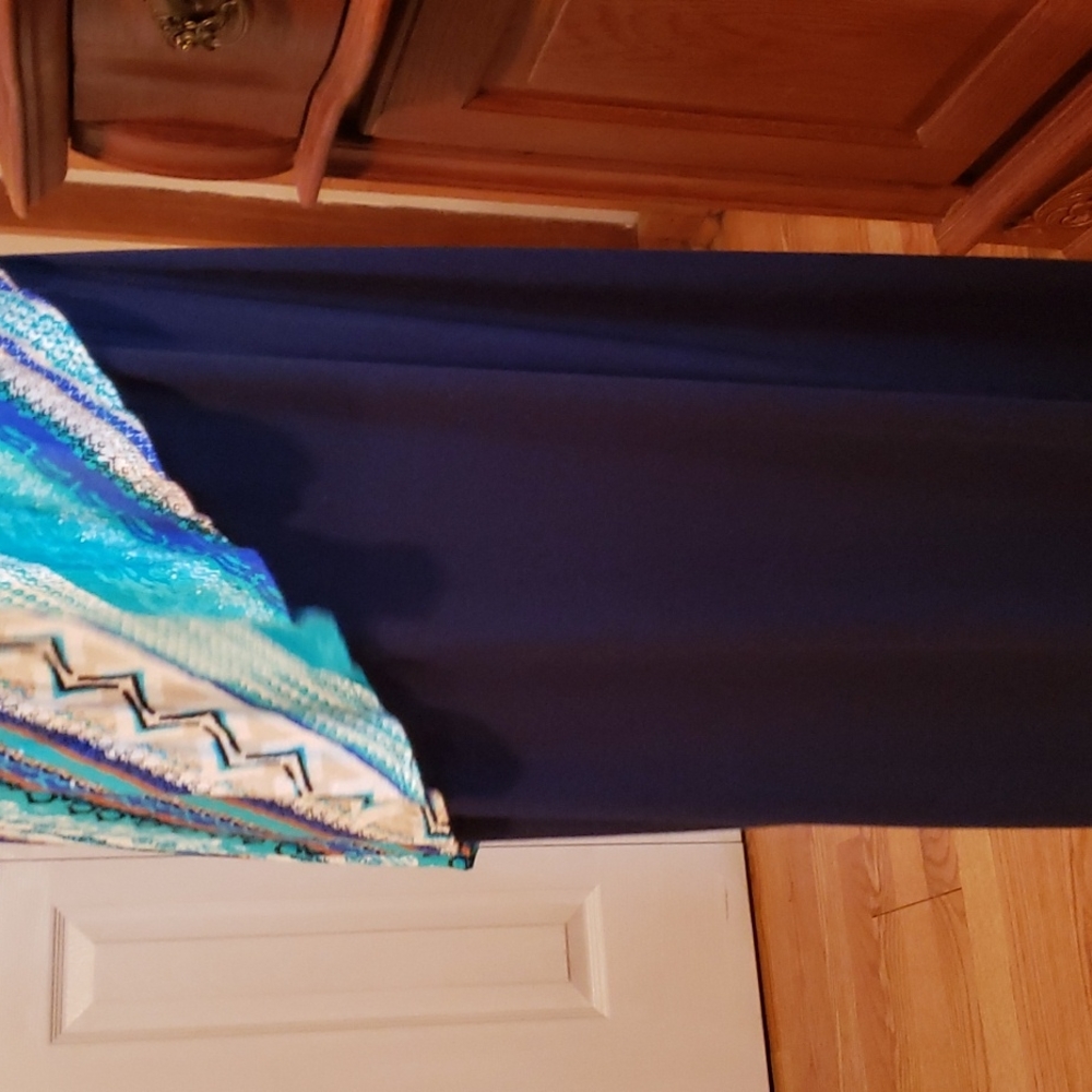 Dress - Picture 3 of 4